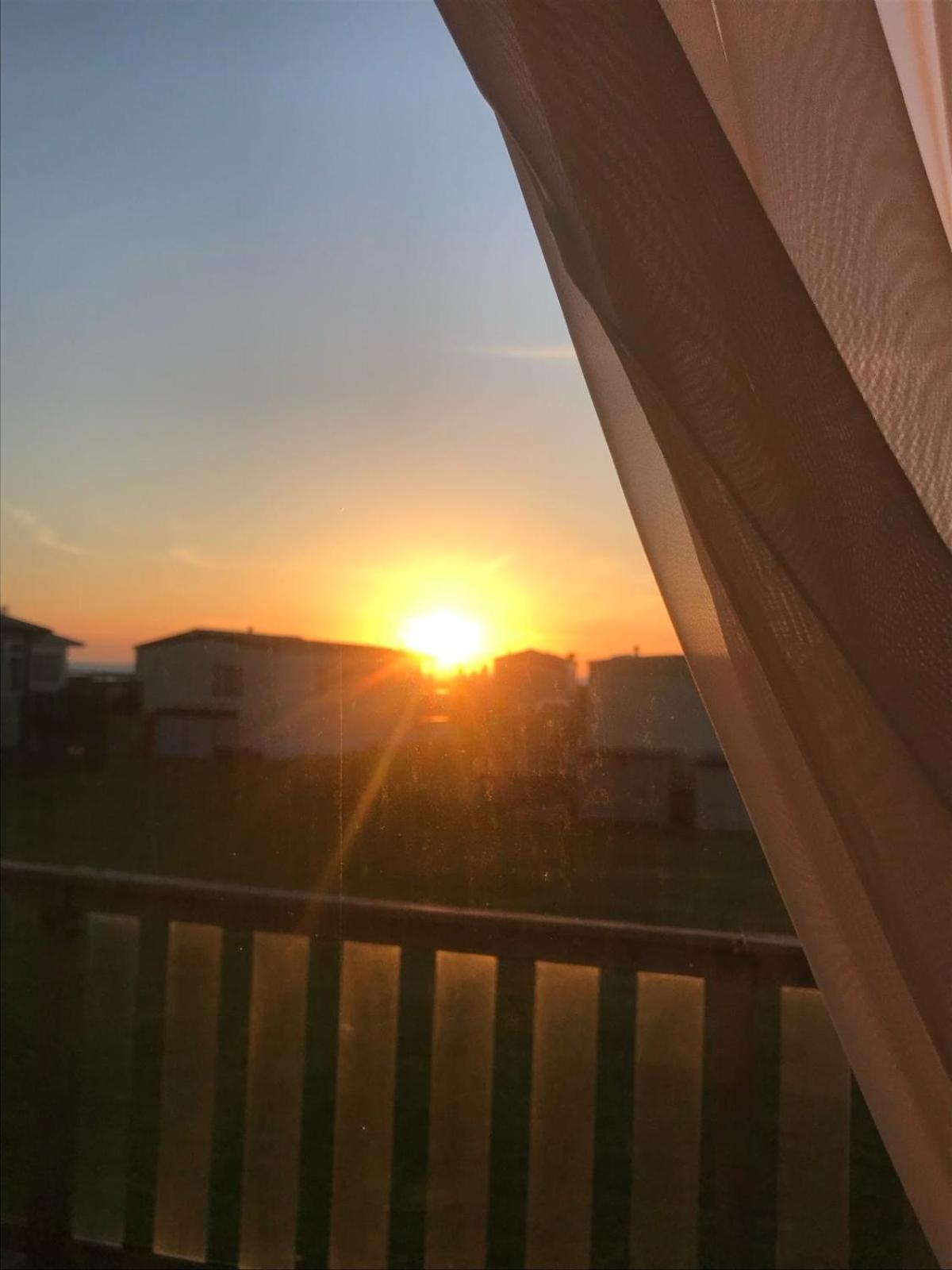 Cosy Caravan Sunbeach